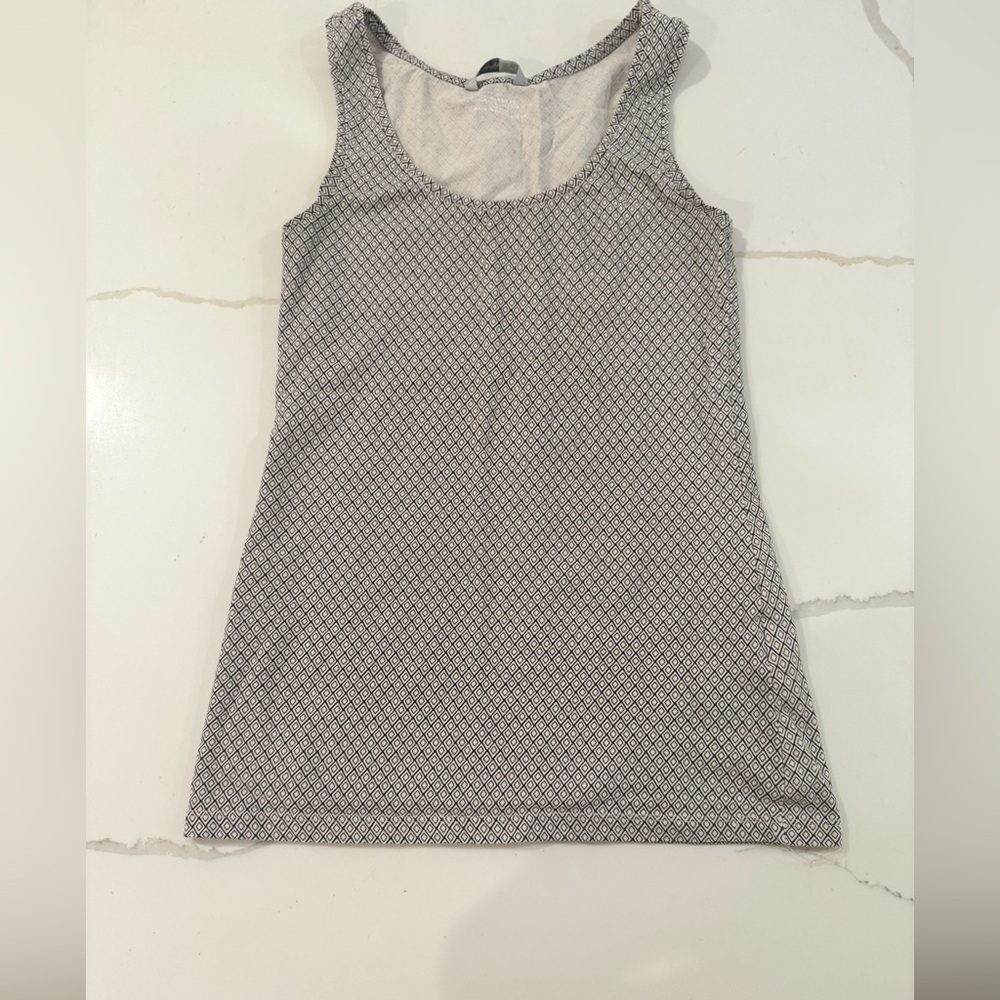 European H&M Tank Sleeveless Top under top